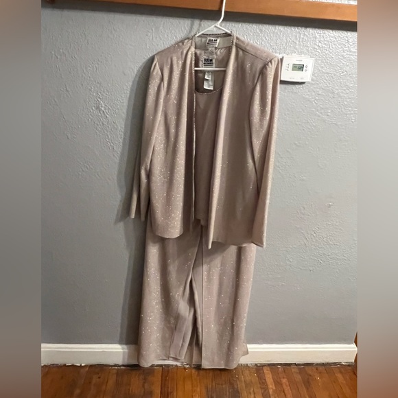 R & M Richards Pants & Jumpsuits Womens Light Brown Metallic Three